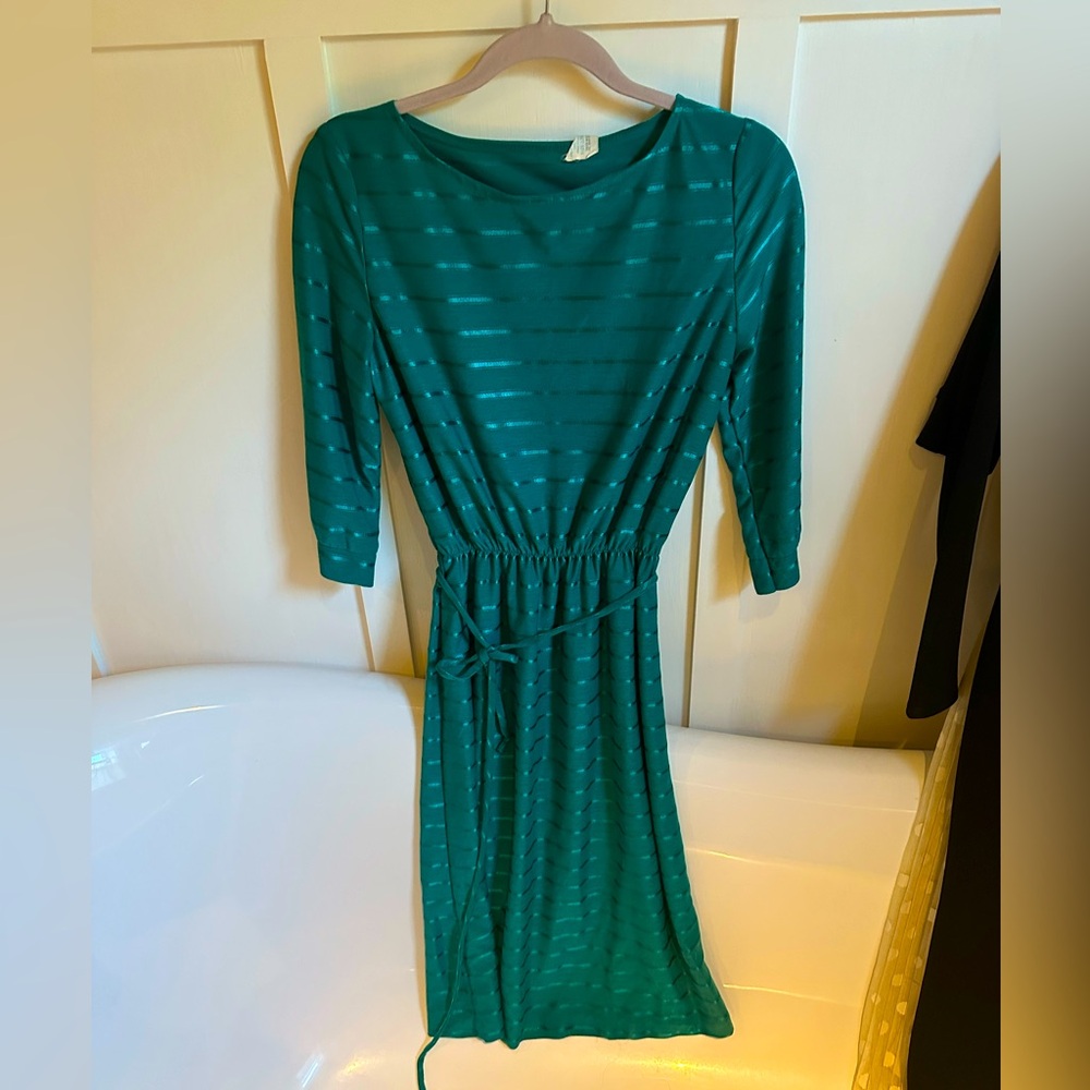 Pretty emerald green midi
